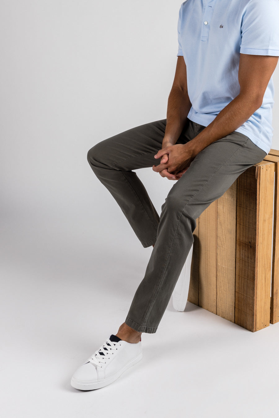 Chino Regular Olive (Verde Oliva)